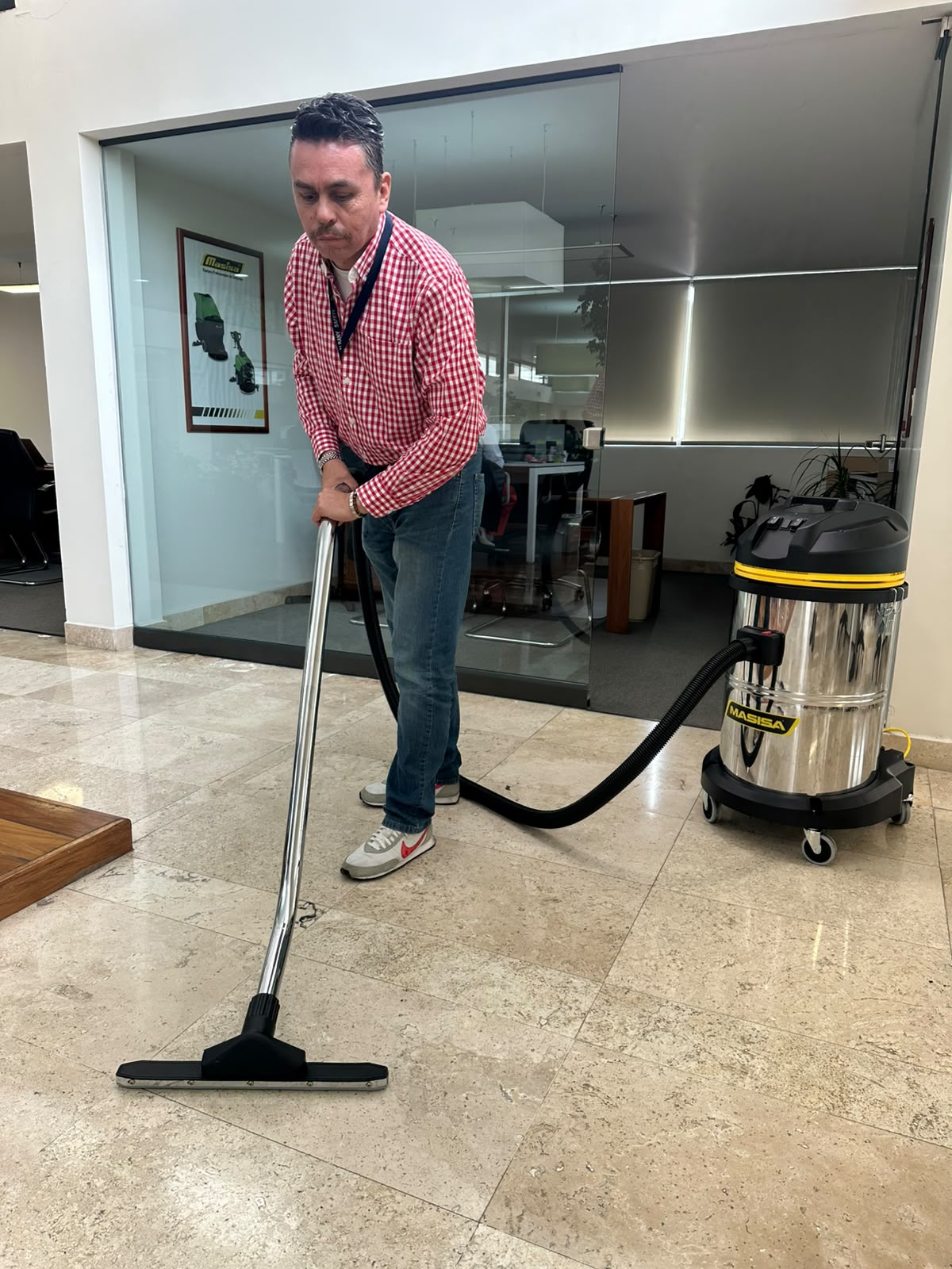 Aspiradora Profesional Maid 650
